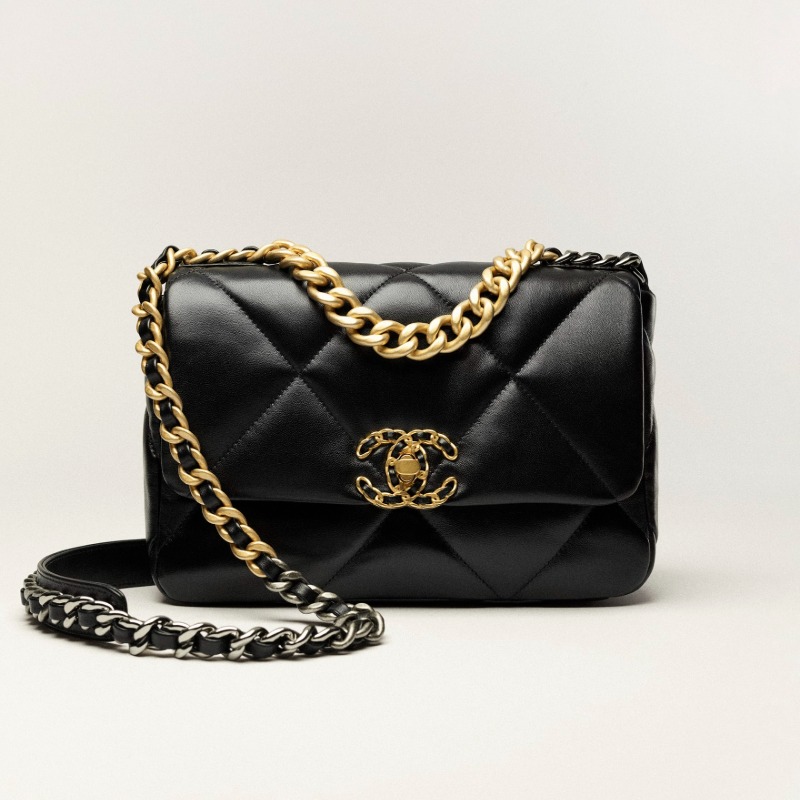 CHANEL 19 Handbag