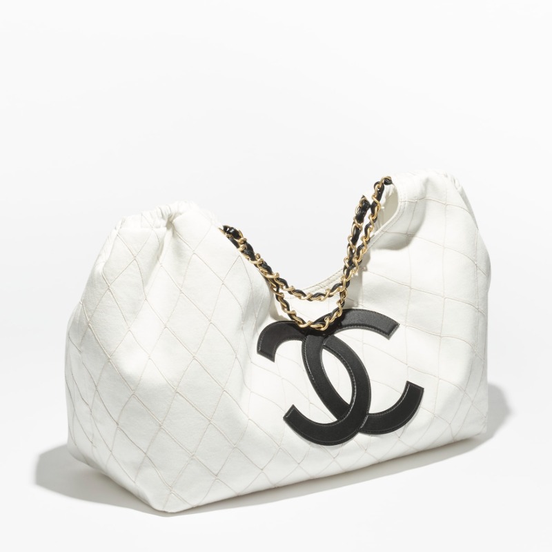 The CHANEL Coco Beach 2026 collection Small Shopping Bag